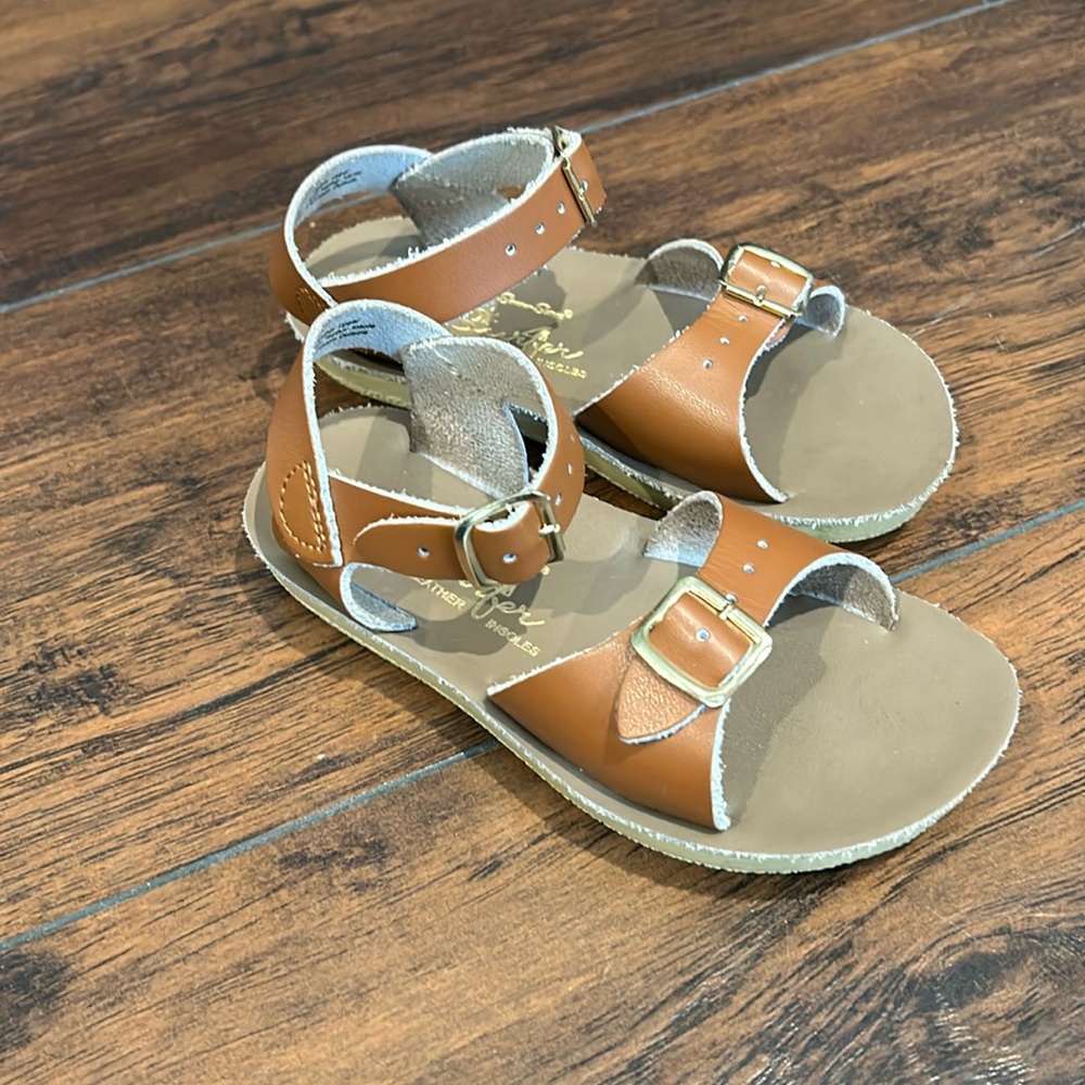 Girls sandals